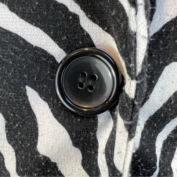 Bongo women’s semi Cropped Jacket. Sz XL. Black White w/ Blue partial lining - Picture 4 of 9